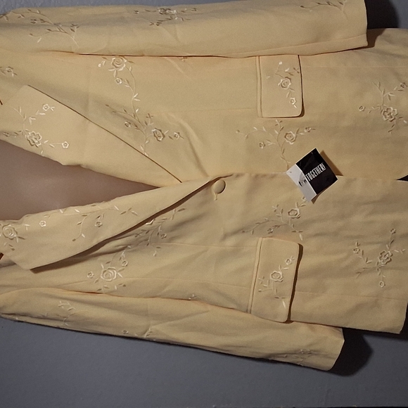 Together Cream Floral Embroidered Blazer - Picture 3 of 9